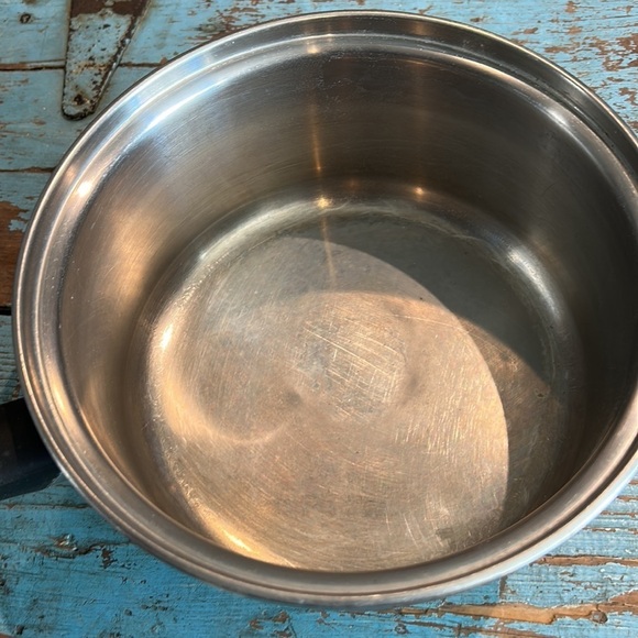 Vintage AMWAY QUEEN 2.5 Qt Sauce Pot & Cover 18/8 3Ply Stainless Steel USA - Picture 4 of 6